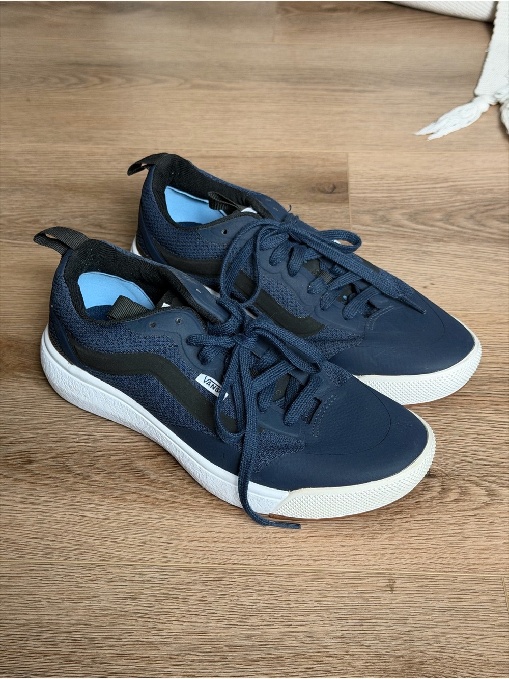 Vans Ultra Range Sneakers
